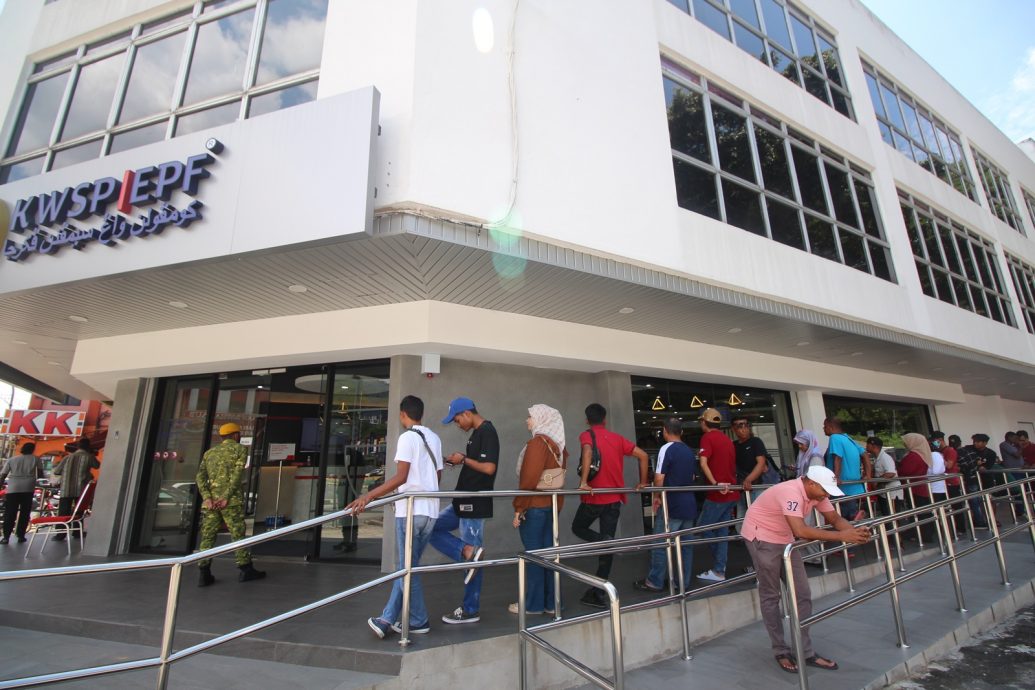 夜报版本/ EPF会员转入108.6亿  户头3 1个月提69亿