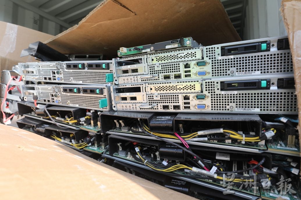 夜报版本/环境部长:3个月内 拦106货柜洋垃圾入马 /主