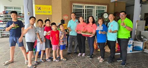 大都会-巴生滨海陈氏宗亲会端午节送暖3孤儿院