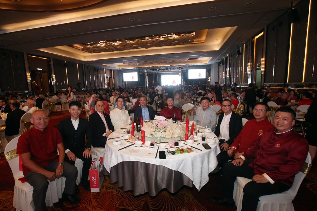 大都会封底／本报95周年报庆KL区晚宴（画页）／14图