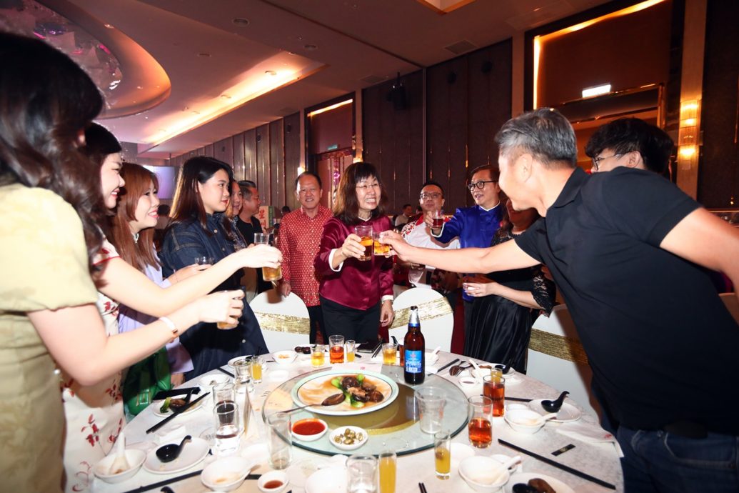 大都会封底／本报95周年报庆KL区晚宴（画页）／14图