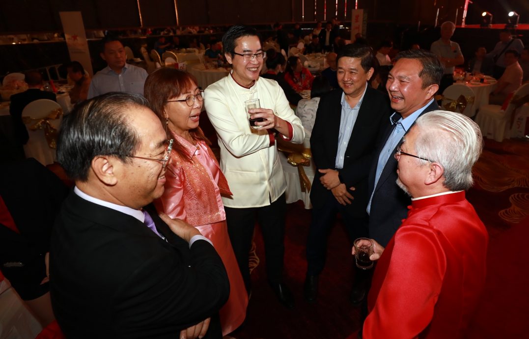 大都会封底／本报95周年报庆KL区晚宴（画页）／14图