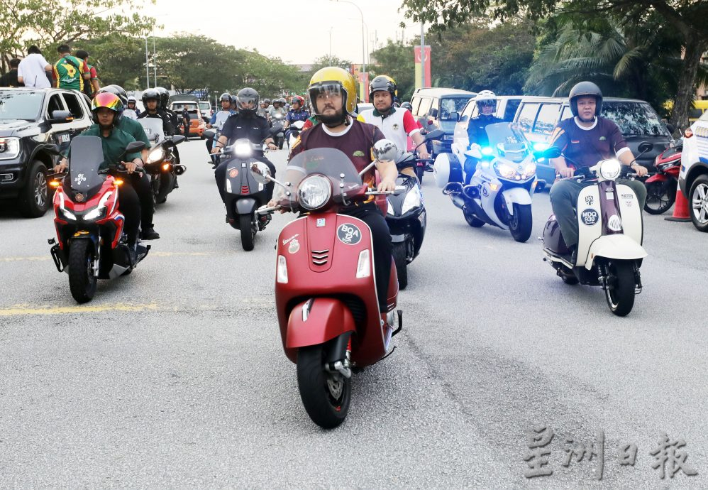 大都会/王储骑威士霸到沙亚南夜市走访1小时/4图