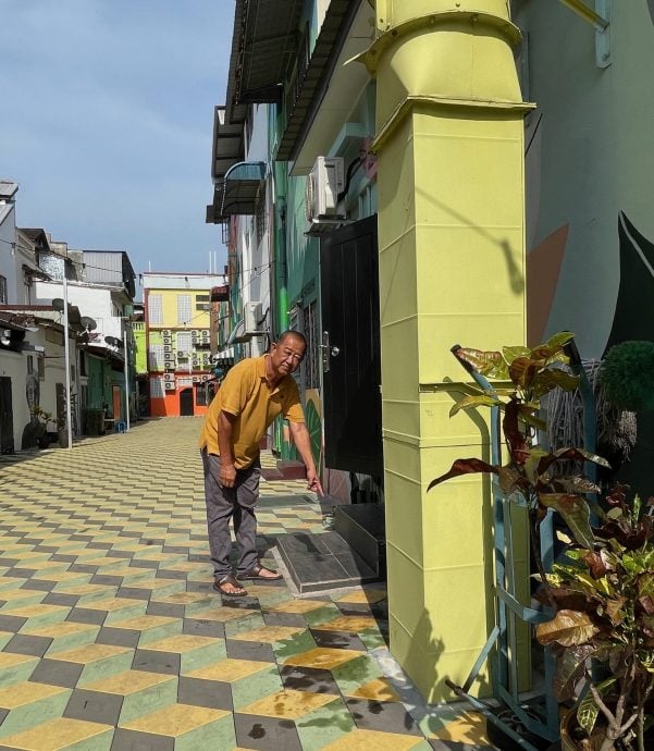 大都会:被指倒油进沟，东主喊冤/5图