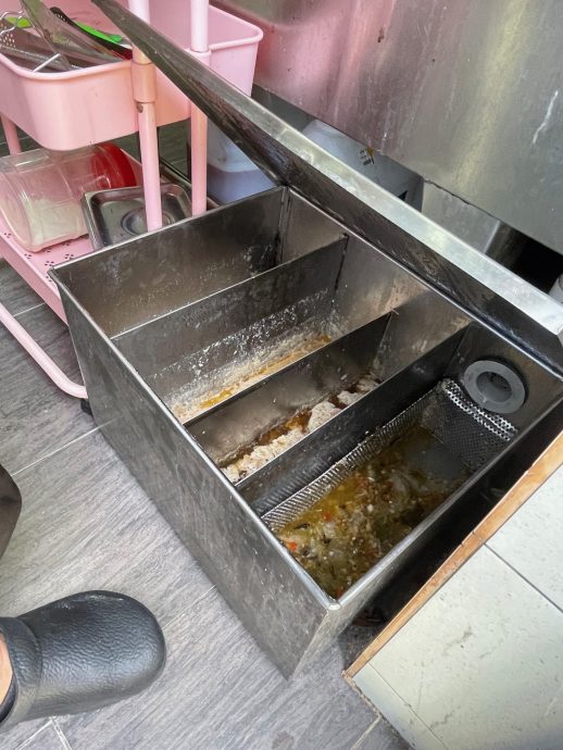 大都会:被指倒油进沟，东主喊冤/5图