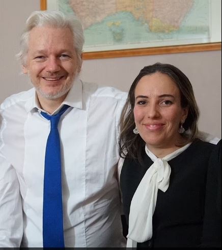 天下事 与阿桑奇狱中结婚  斯特拉：他是世上最了不起的人 明天成自由人