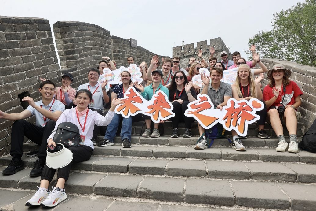 天下事 主文 4名美国籍讲师吉林遇刺