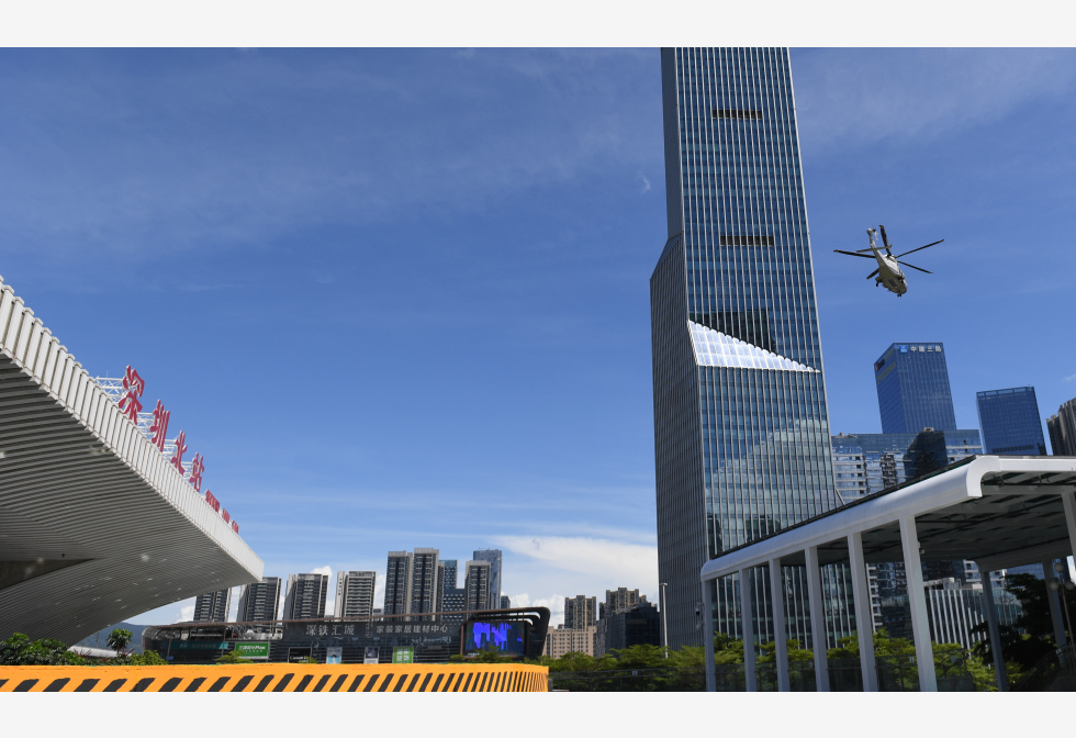 天下事主文)创10项世界之最 深中通道正式开通 