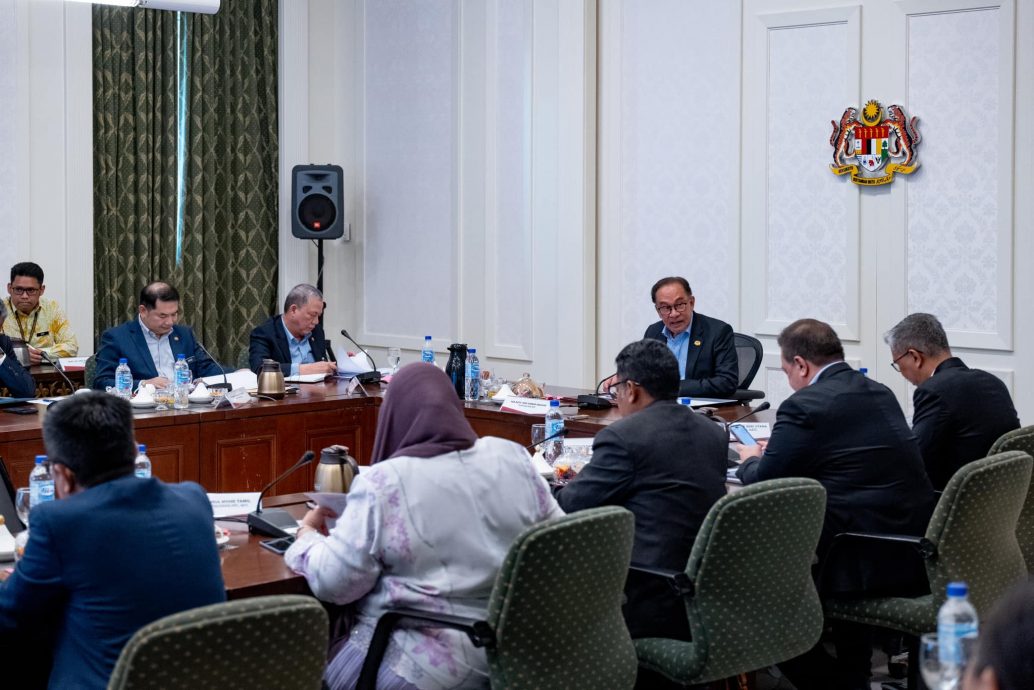 安华+赛夫鲁：数据中心和云服务3年批准1147亿投资 