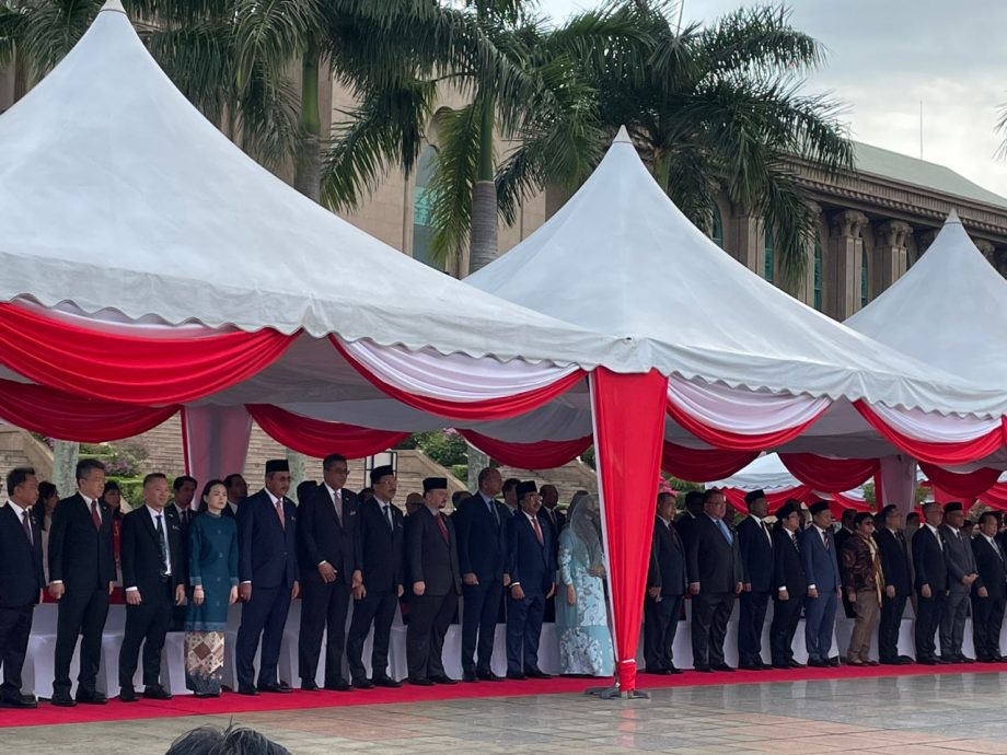 安华首相署接待李强 多名内阁部长出席欢迎仪式