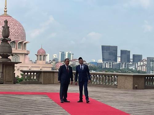 安华首相署接待李强 多名内阁部长出席欢迎仪式