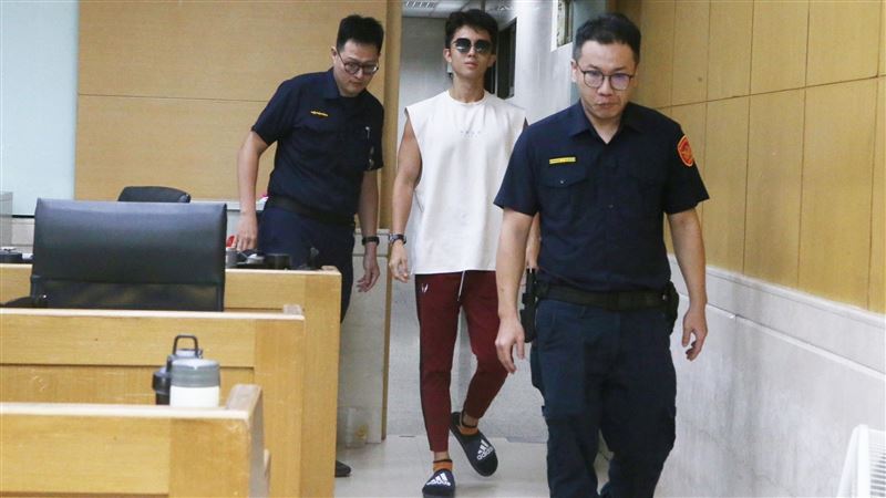 家中搜到瓦斯火枪、火药 孙安佐遭逮双眼无神不发一语