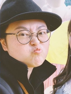 容祖儿被曝恋女导演 粉丝不满遭怼离远点