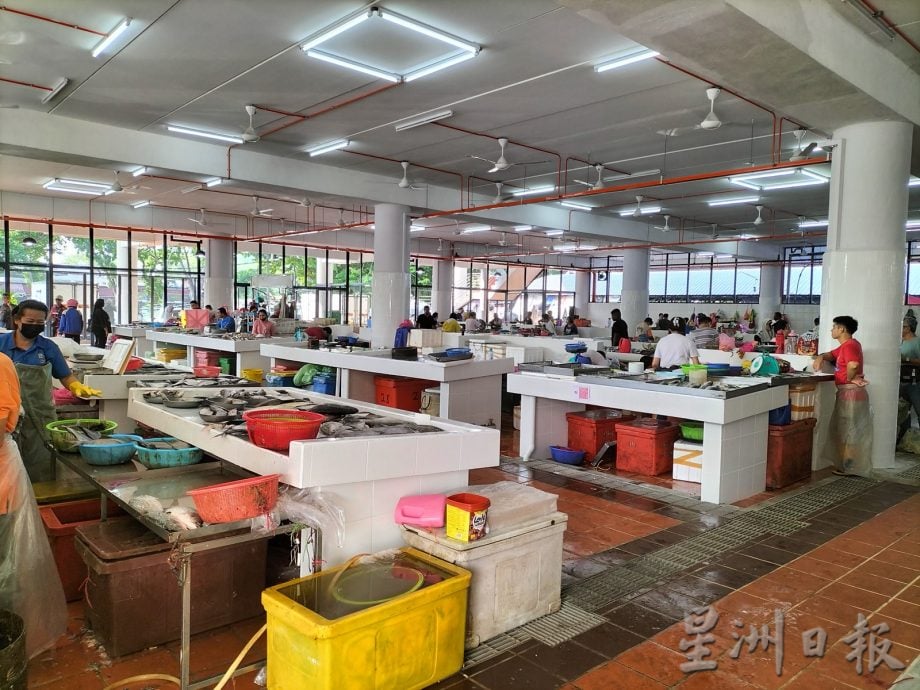 峇央峇鲁湿巴刹 装修完成小贩大赞