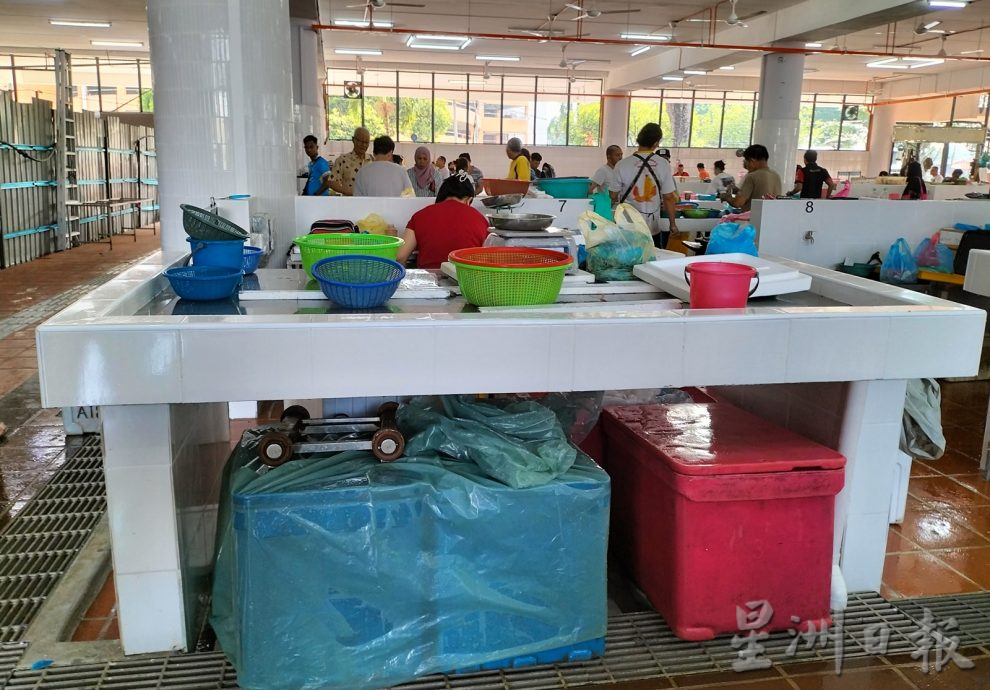 峇央峇鲁湿巴刹 装修完成小贩大赞