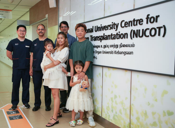 *已签发* 柔：狮城二三事：女婴胆道闭锁 母捐肝救回命