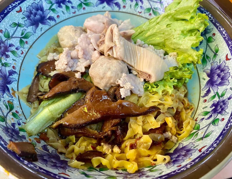 **已签发**柔:狮城二三事:疫情中变“达人”,吃遍全岛340摊肉脞面