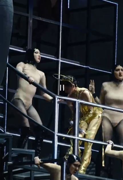 开唱吊带突松脱 蔡依林自救画面流出