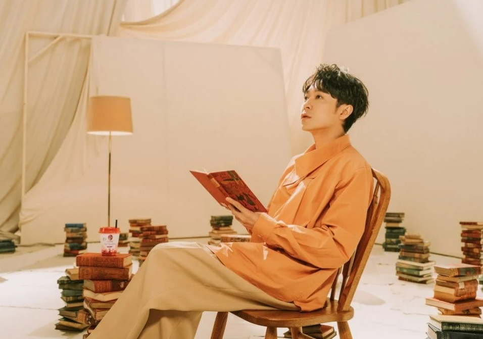 开场唱《蘑菇浓汤》 Lulu踩青峰地雷惹网怒