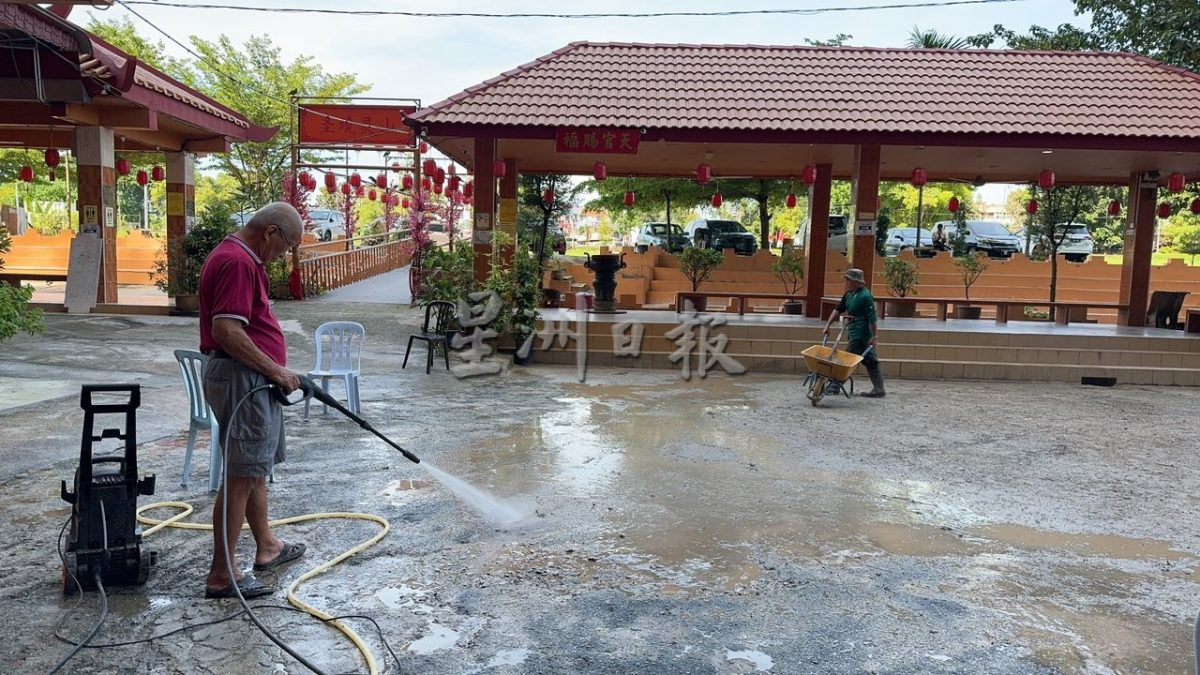 怡昨大雨多处闪电水灾  岩洞旅游区今早忙清理