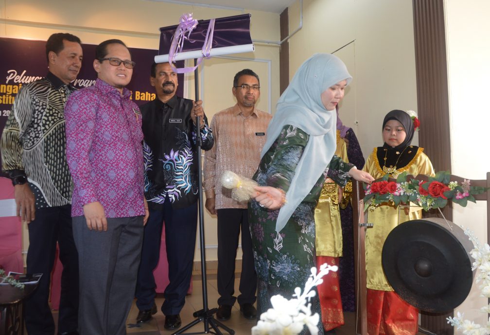 教长：欢迎安华建议新加坡派老师来教学