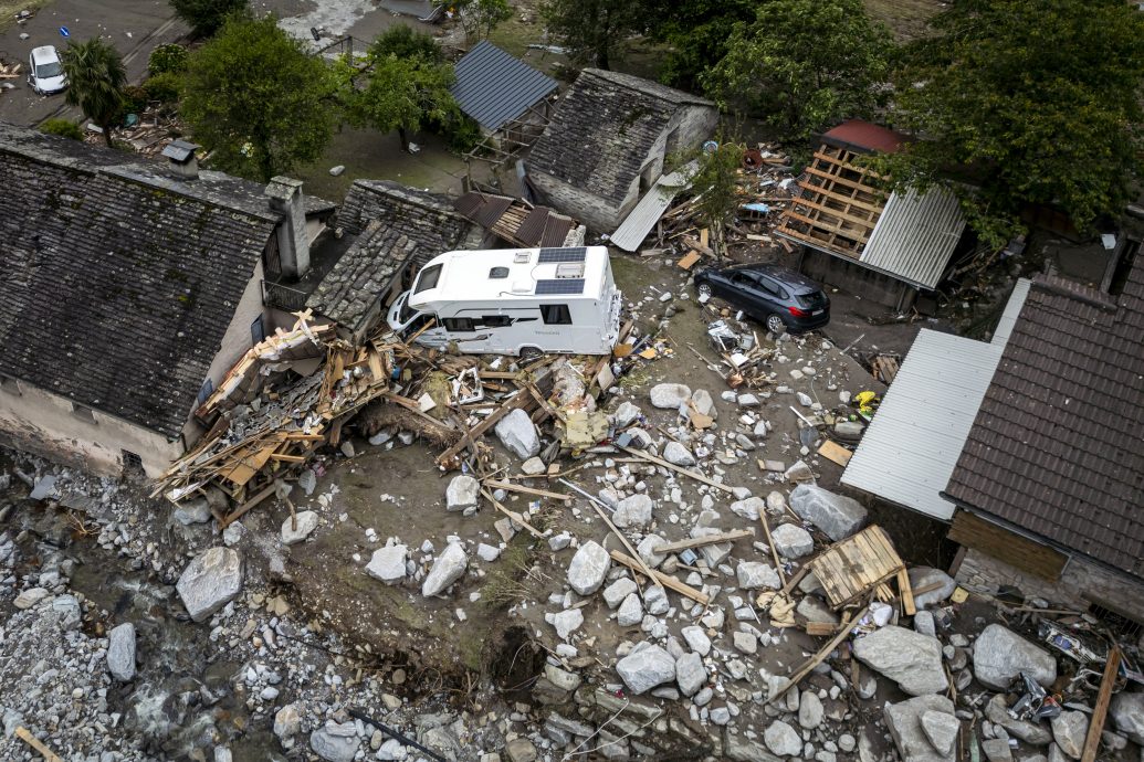 暴雨导致严重洪灾和山体滑坡 瑞士进入警戒状态