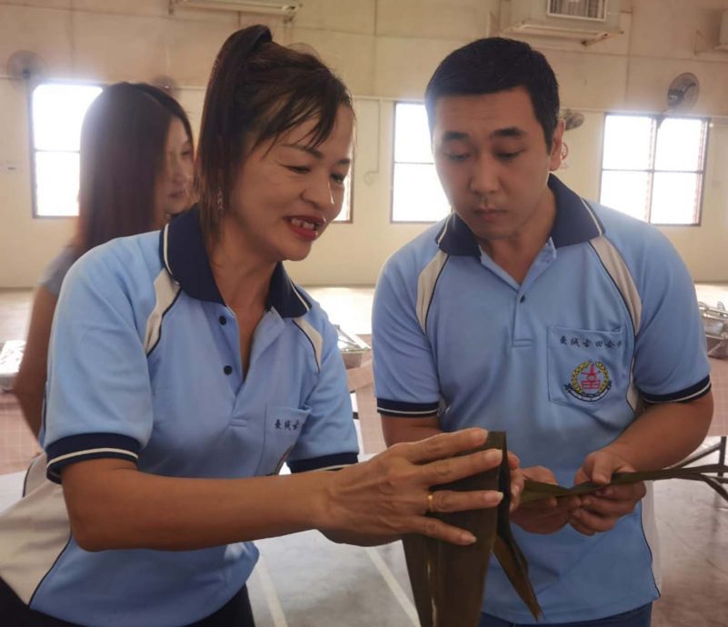 曼绒古田会馆老中青理事同庆双亲节与端午节