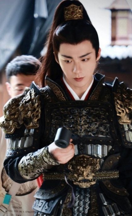 李一桐拍戏蜈蚣钻入戏服 网看吓“头皮发麻” 