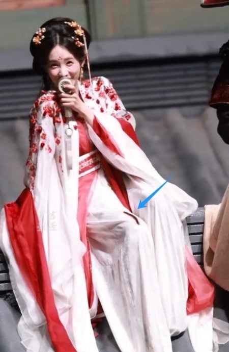 李一桐拍戏蜈蚣钻入戏服 网看吓“头皮发麻” 