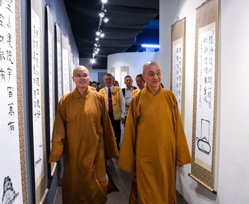 柔: 《星空云海》书画展即起举行 佛光山新马寺邀民众参观