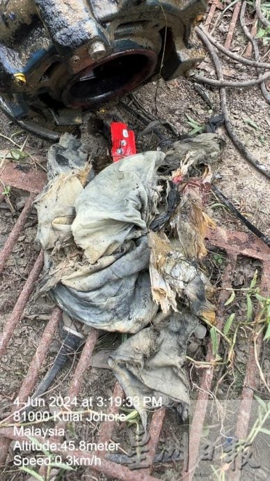 柔:垃圾丢排污道,古来豪景花园居民闻臭