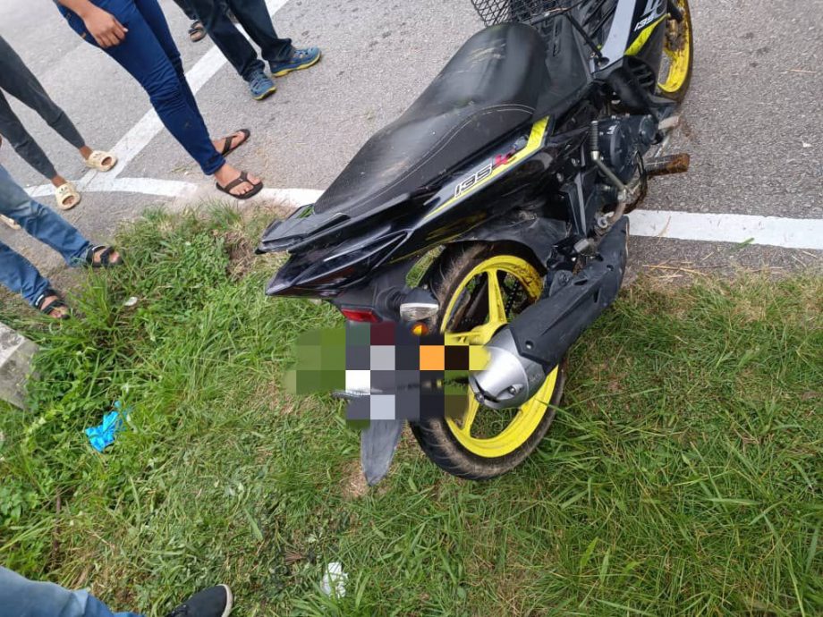 柔:摩托车失控坠沟,71岁骑士当场丧命