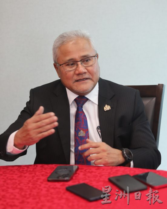 柔:新山市长:树倒夺命事故频传 检查200“遗产树”