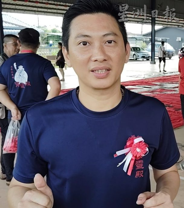 柔:新闻: 宝灵殿神诞庆典打响首炮 20呎直幅弘扬关公精神