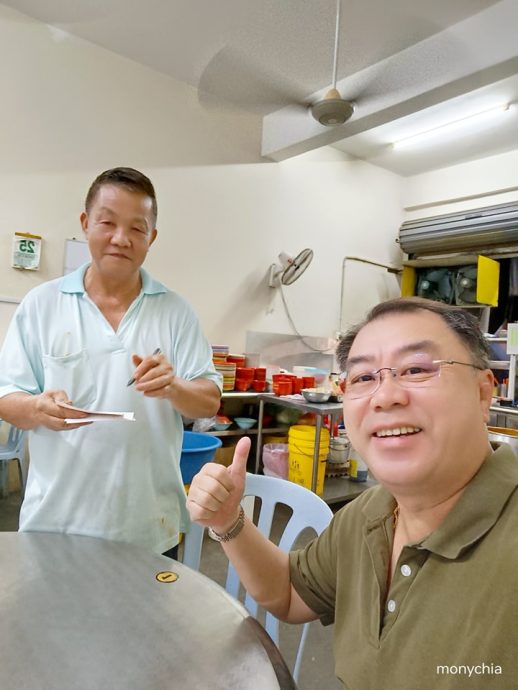 柔:新闻:42年老味道将走入历史 清晨4时排长龙只为“玲珑咖喱面”