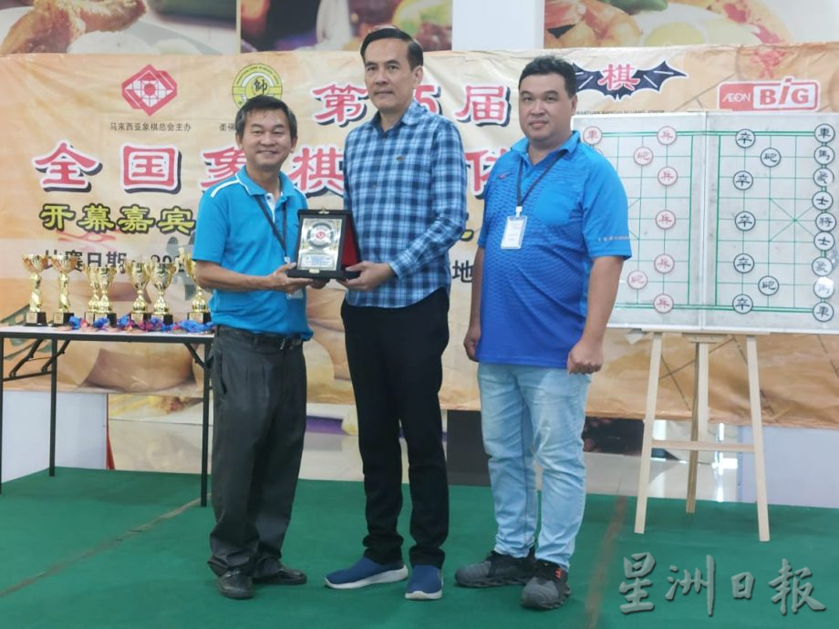 柔:新闻:周忠信:柴油价格涨幅过高 应体恤不获补贴行业