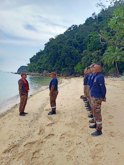 柔：疑生火酿林火，诗巫岛山顶狂烧3天