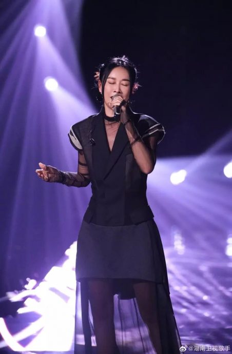 歌手2024|那英唱《搁浅》开口走音 网嘲:真的搁浅了