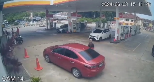 油站被抢走的Honda City 是受害者载双亲做身体检查唯一轿车