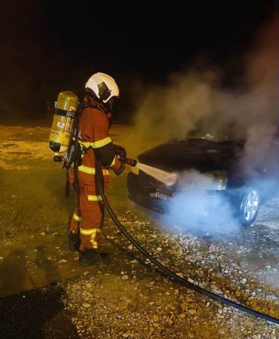 波赖火烧车 无人命伤亡