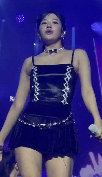 演唱会裙子被拍有缝衣针 安宥真粉丝轰造型师疏忽