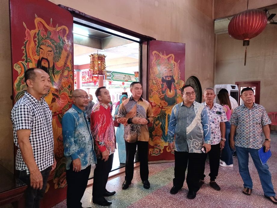 版头-大都会/翠岭镇国中访星安庙,获1万令吉捐献/4图