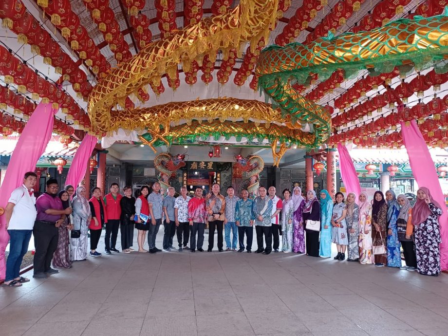 版头-大都会/翠岭镇国中访星安庙,获1万令吉捐献/4图