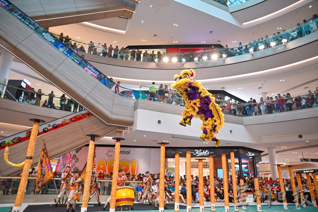 版头,也转大柔佛-大都会/柔佛沙威文青龙狮团荣获高桩狮王冠军!/12图(可选下)