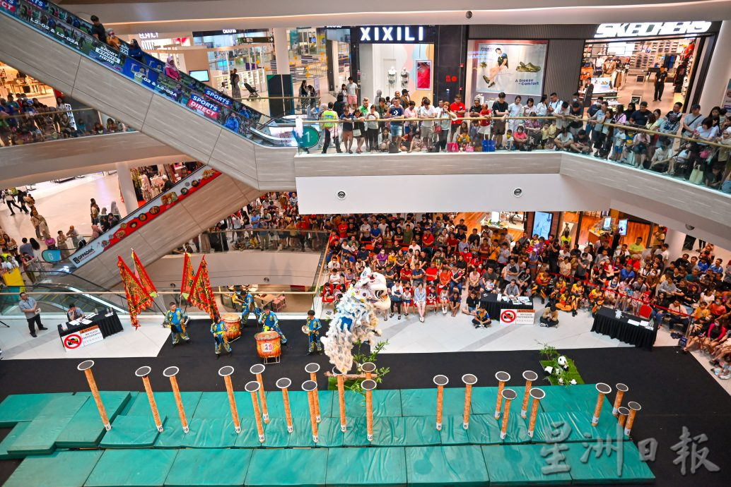 版头,也转大柔佛-大都会/柔佛沙威文青龙狮团荣获高桩狮王冠军!/12图(可选下)