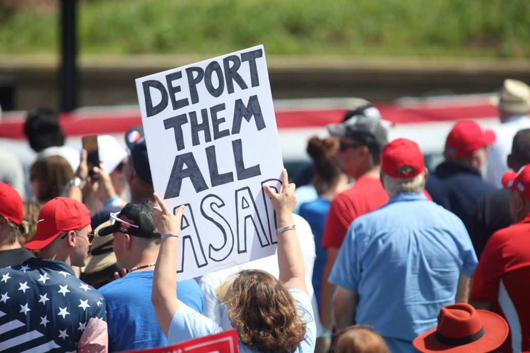 特朗普：外籍学生从美国大学毕业“应自动获得绿卡”