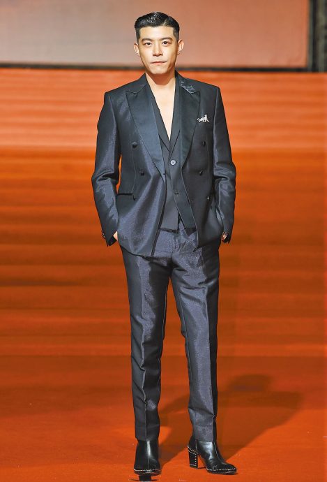 王柏杰酒驾撞车！ 网民怒喊：退圈！