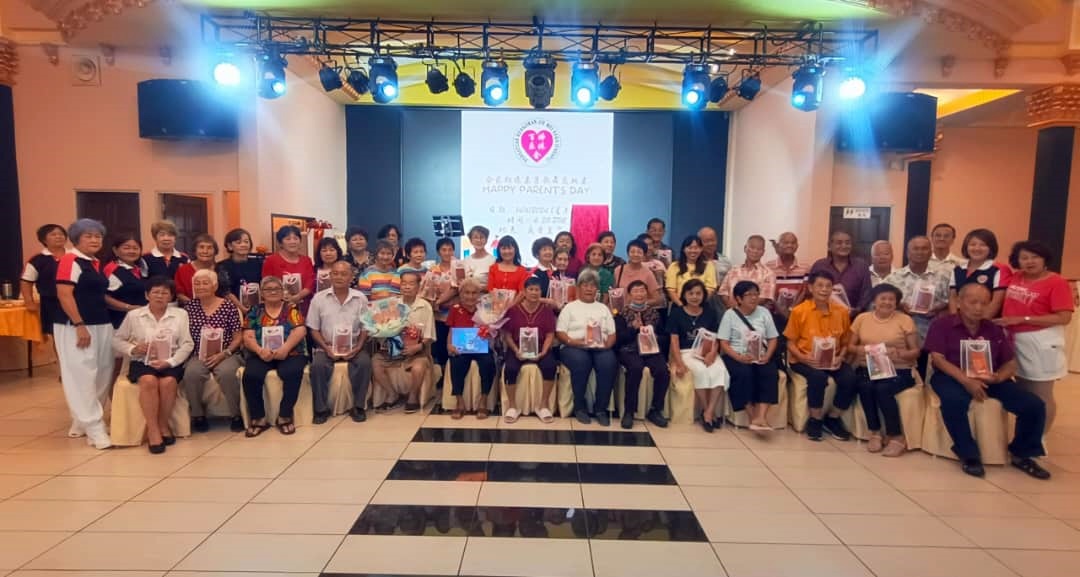 百乐姐妹会庆祝双亲节晚宴 捐3机构