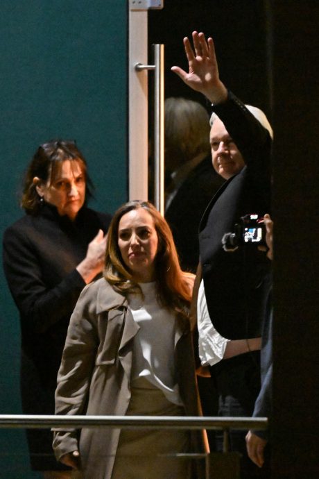 看世界/阿桑奇恢复自由身返澳洲 妻请求外界给予隐私