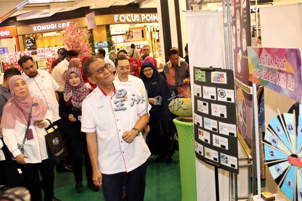 祖基菲里：大马需迈入与疫共处时代，将落实新“冠病防疫SOP及与病毒共处指南”